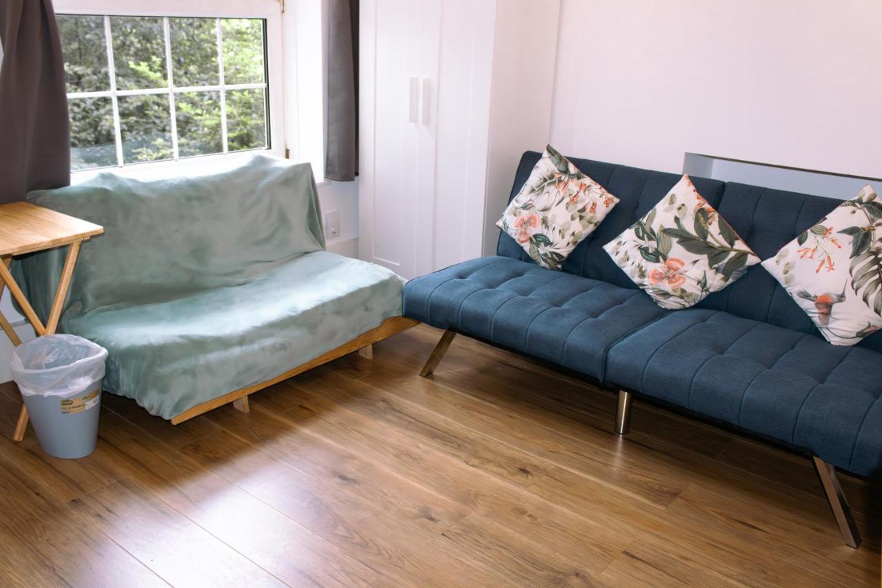 Nice 4 Bedroom Apartment Near City Centre 2-Min Walk To Metro !! Business & Family Friendly!! London Eksteriør bilde